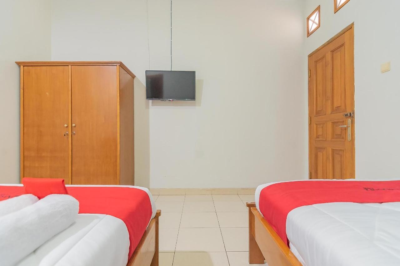 Reddoorz @ Pemuda Street Otel Cirebon Dış mekan fotoğraf